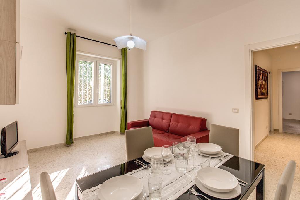 Daisy Guest House Colosseo Рим Стая снимка