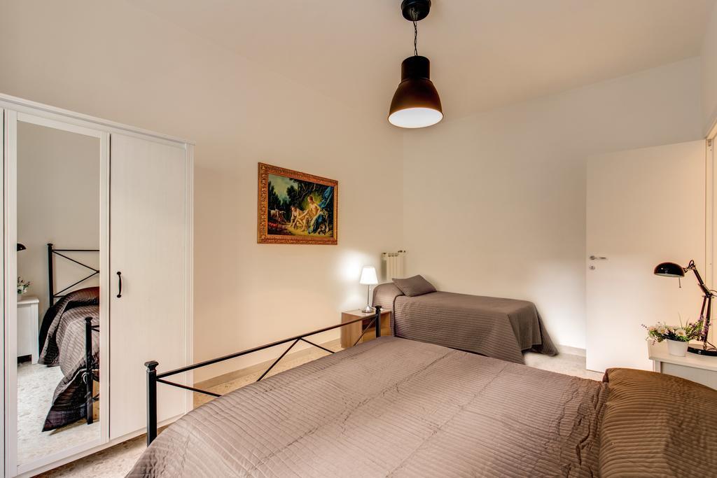 Daisy Guest House Colosseo Рим Стая снимка