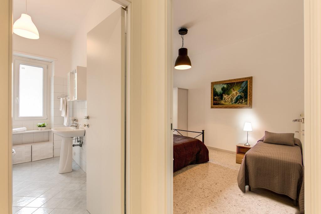 Daisy Guest House Colosseo Рим Стая снимка