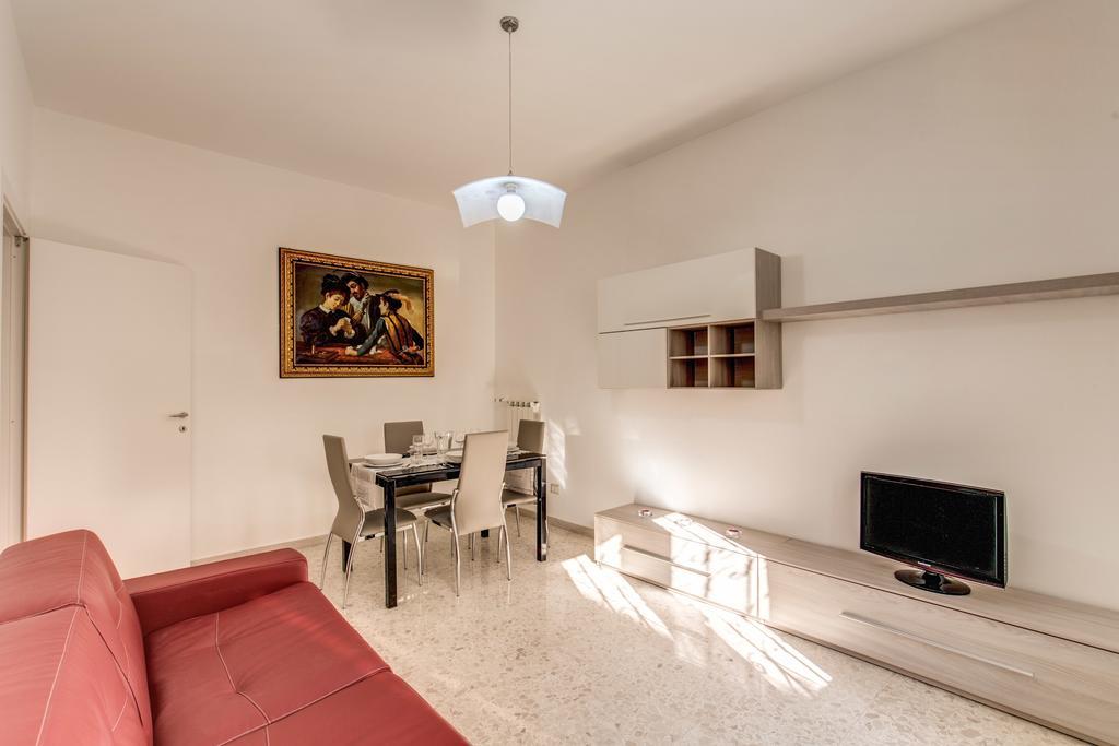 Daisy Guest House Colosseo Рим Стая снимка
