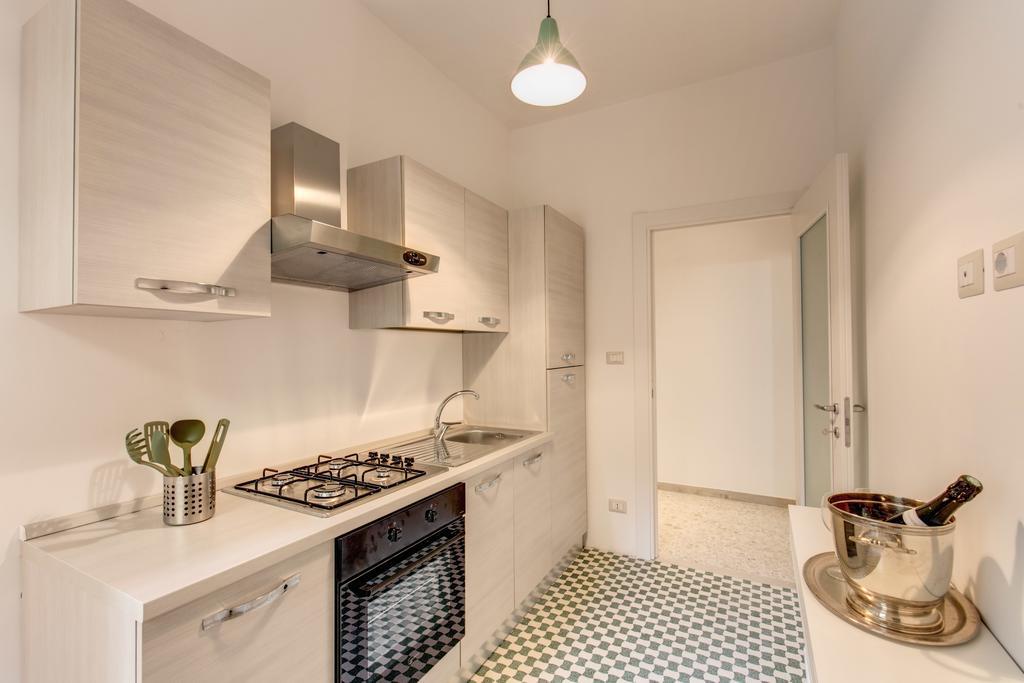 Daisy Guest House Colosseo Рим Стая снимка